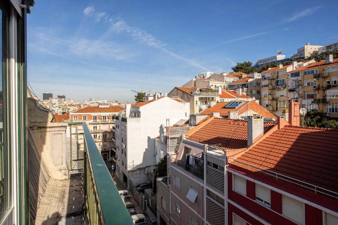 דירות ליסבון Joivy Cosy 2-Bed Flat In Arroios 0*,  פורטוגל